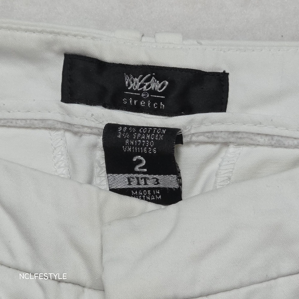 Mossimo Stretch White Chino Shorts Women Size 2 Fit 3 Cuffed Cotton Blend Casual